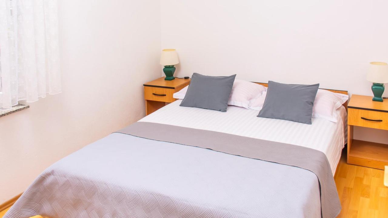 Planikovica Apartments Trogir Bagian luar foto