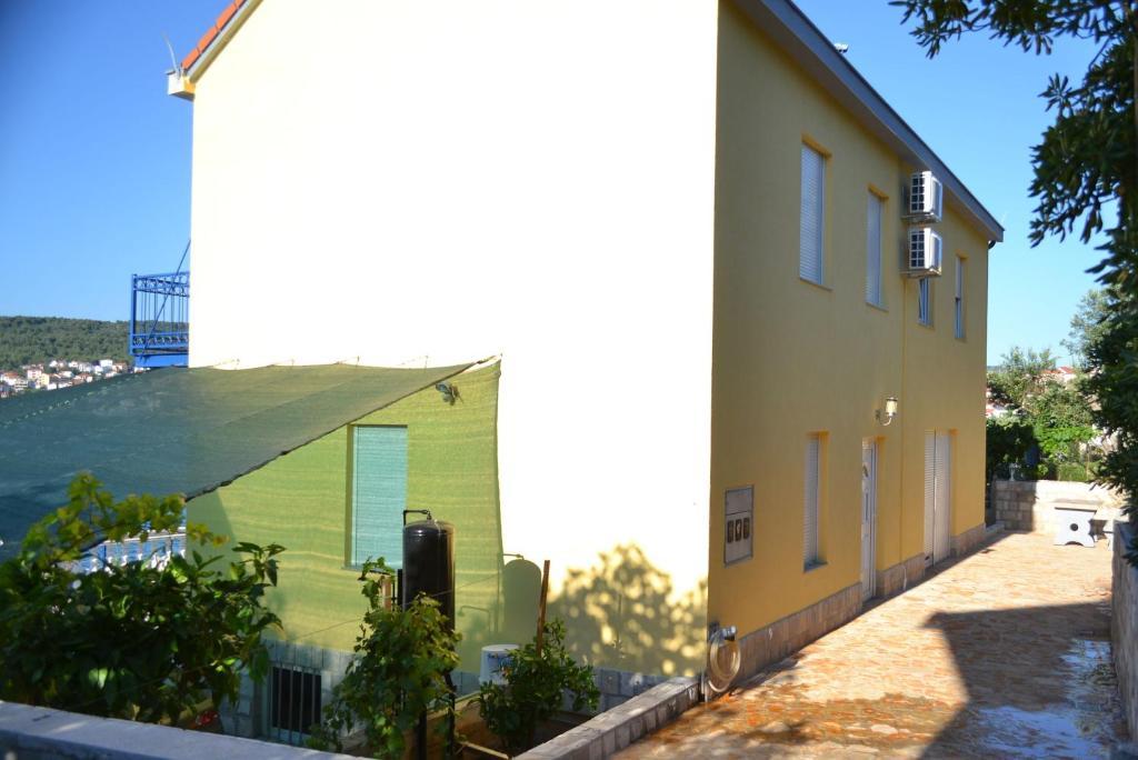 Planikovica Apartments Trogir Bagian luar foto